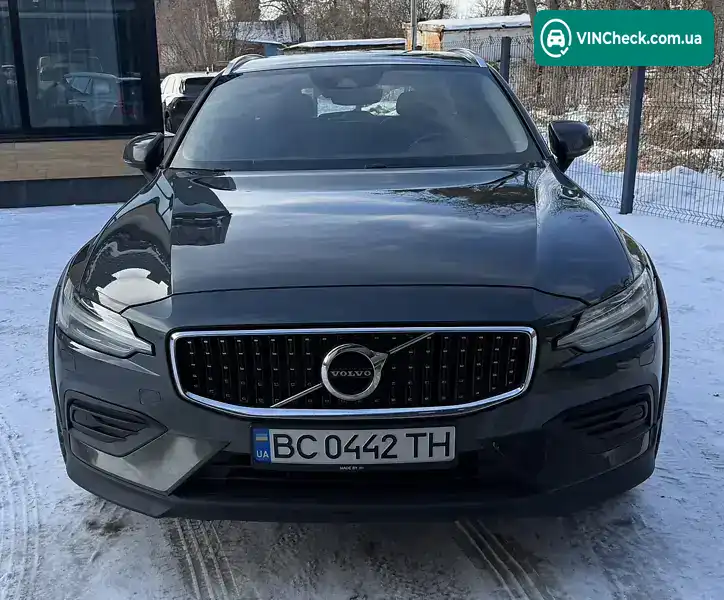 Volvo V60 2019, фото з оголошення 2 з 10, VIN YV1ZZA8VCK1002590