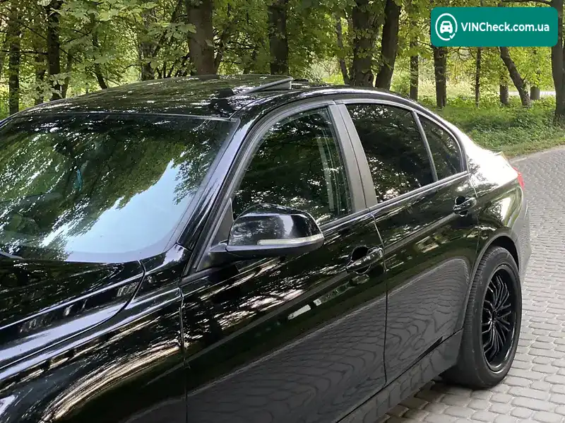 BMW 3 Series 2013, фото з оголошення 2 з 12, VIN WBA3C1C54DF436433