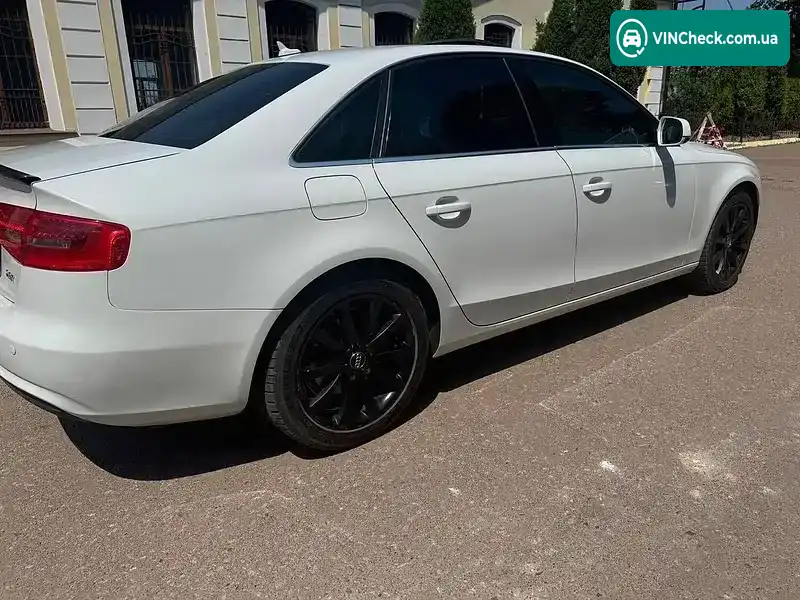 Audi A4 2012, фото з оголошення 2 з 16, VIN WAUEFAFL3DN008692