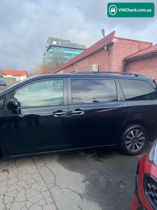 Toyota Sienna 2018, фото з оголошення 2 з 7, VIN 5TDDZ3DC5JS207690