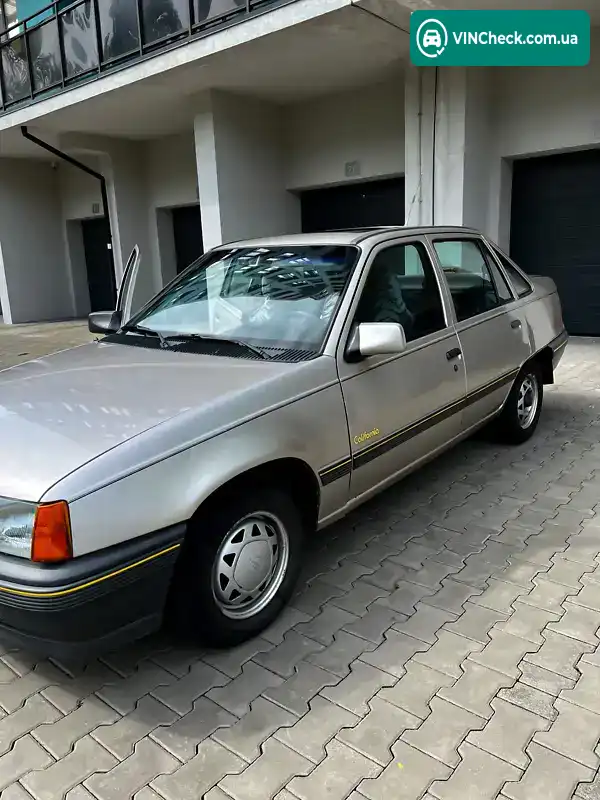 Opel Kadett 1990, фото з оголошення 1 з 11, VIN W0L000039L5069028
