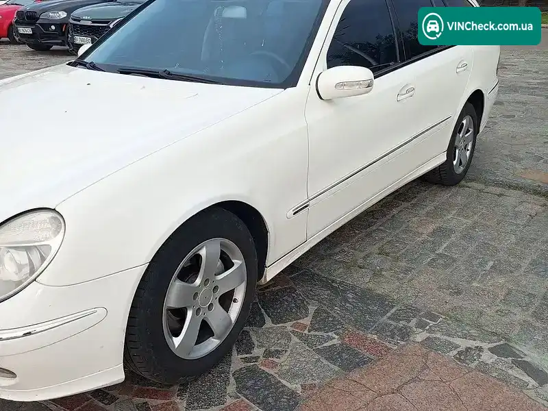 Mercedes-Benz E-Class 2004, фото з оголошення 2 з 10, VIN WDB2112261A515437