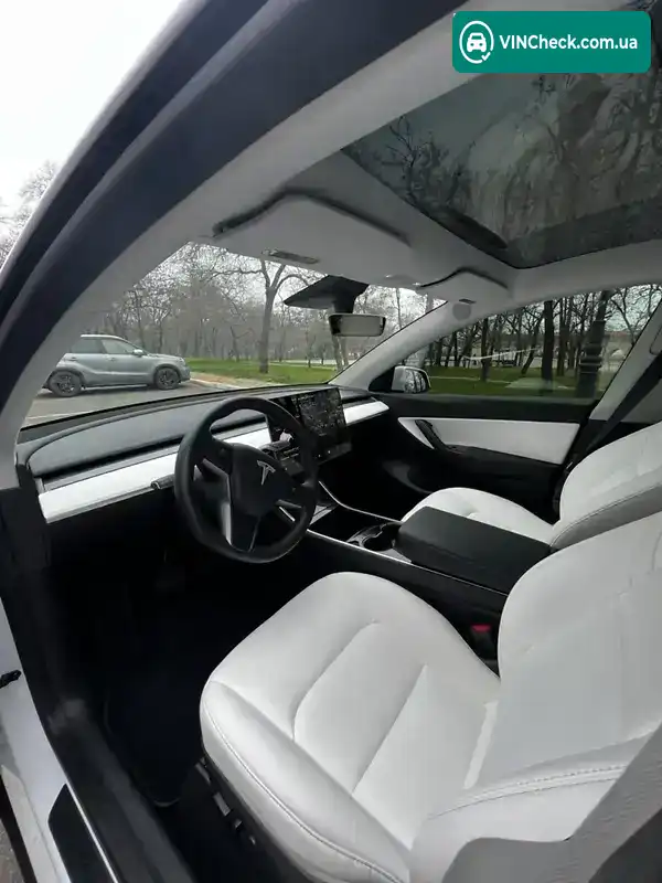 Tesla Model Y 2020, фото з оголошення 2 з 8, VIN 5YJYGDEEXLF044829