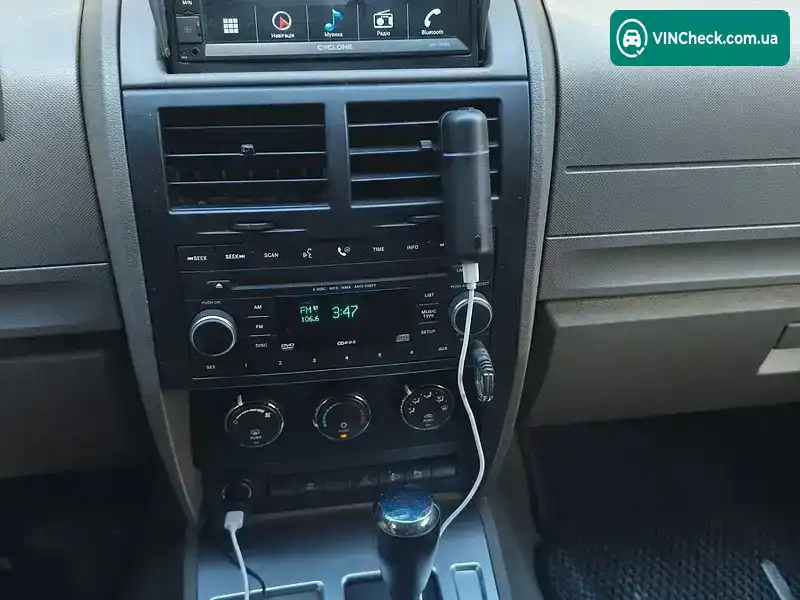 Dodge Nitro 2007, фото з оголошення 2 з 10, VIN 1D8GUE8997W700644
