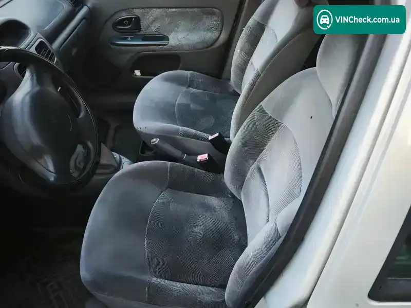 Renault Clio 1999, фото з оголошення 1 з 9, VIN VF1BB0D0F20833298