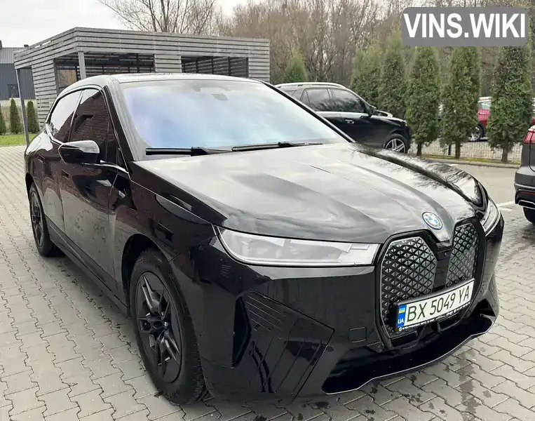 BMW iX 2023, фото з оголошення 2 з 15, VIN WB523CF03RCP23647