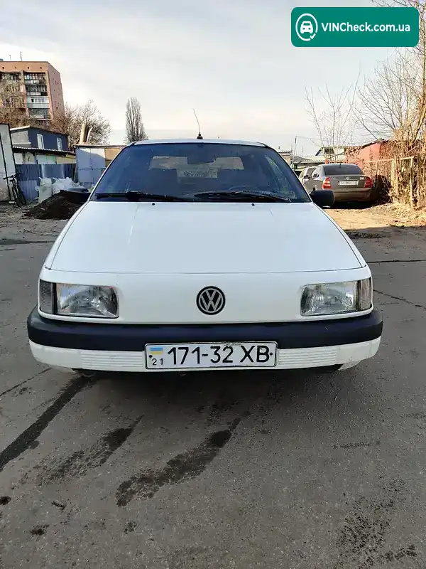 Volkswagen Passat 1992, фото з оголошення 1 з 9, VIN WVWZZZ31ZNE396840