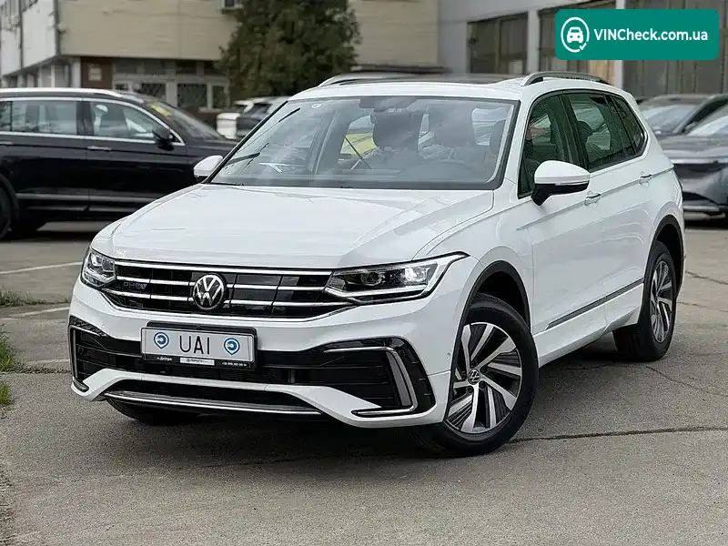 Volkswagen Tiguan 2024, фото з оголошення 1 з 20, VIN LSVYW60T4R2138221