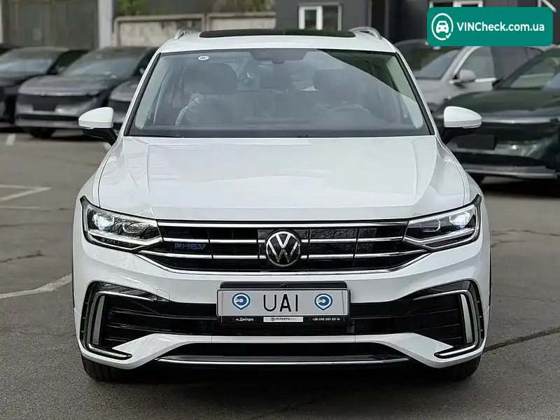 Volkswagen Tiguan 2024, фото з оголошення 2 з 20, VIN LSVYW60T4R2138221