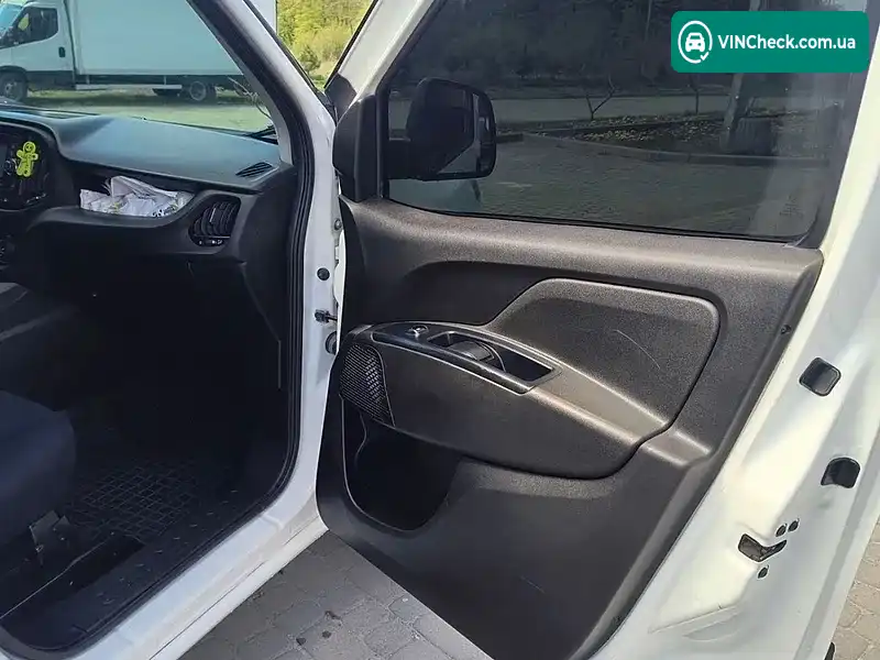 Fiat Doblo 2019, фото з оголошення 2 з 13, VIN ZFA26300006N15224