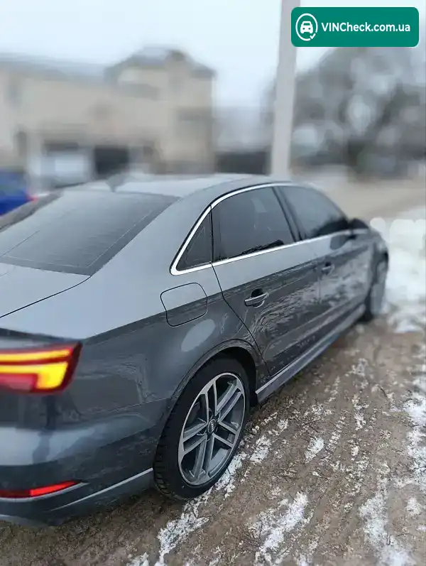 Audi A3 2018, фото з оголошення 2 з 21, VIN WAUGUGFF0J1092324