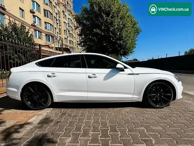Audi A5 2017, фото з оголошення 2 з 10, VIN WAUENCF57JA010688