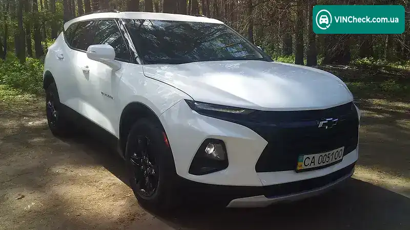 Chevrolet Blazer 2020, фото з оголошення 2 з 15, VIN 3GNKBHRS2LS689212