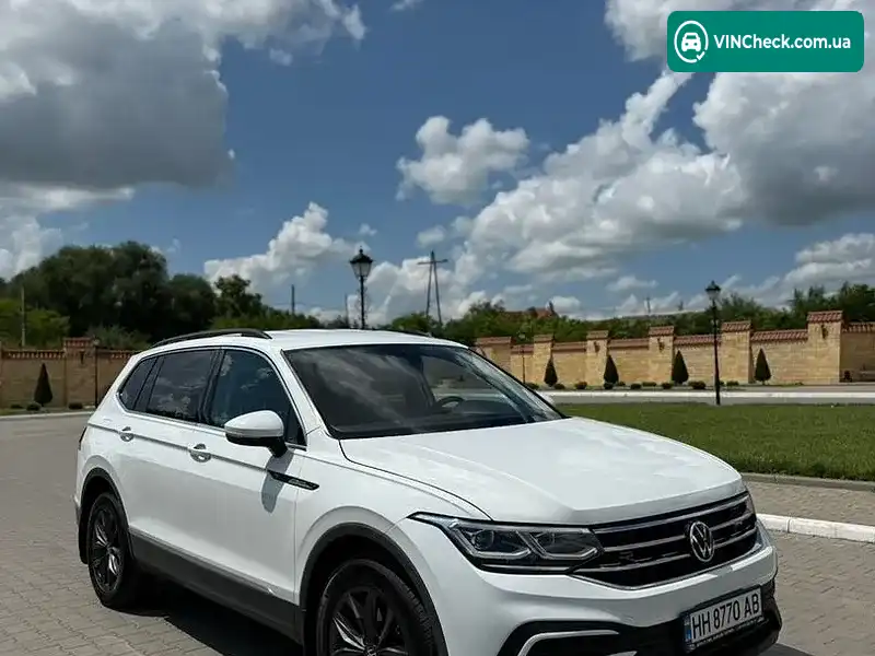 Volkswagen Tiguan 2021, фото з оголошення 1 з 20, VIN 3VV2B7AX7NM017746