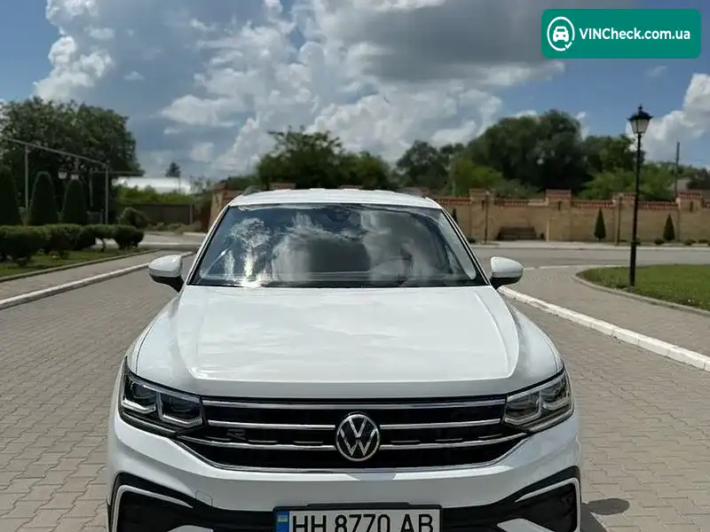 Volkswagen Tiguan 2021, фото з оголошення 2 з 20, VIN 3VV2B7AX7NM017746
