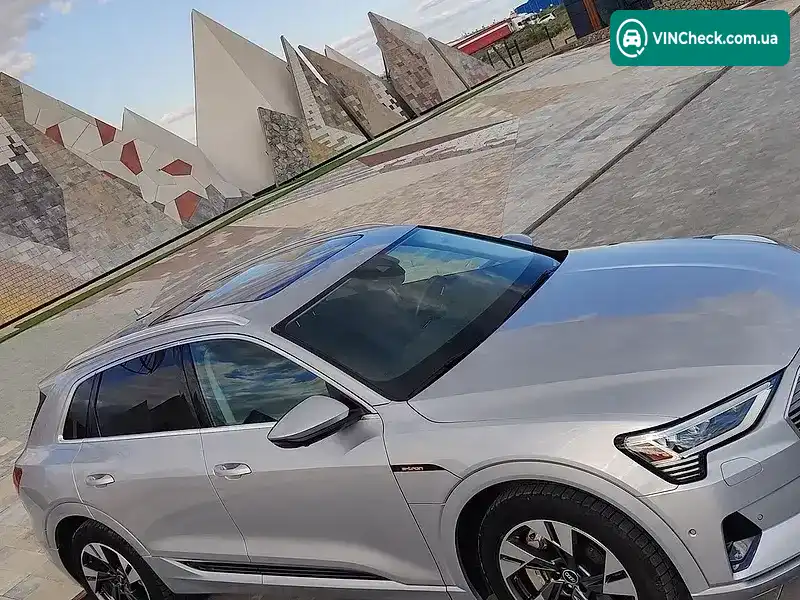 Audi e-tron 2021, фото з оголошення 1 з 21, VIN WA1LAAGE5NB015360