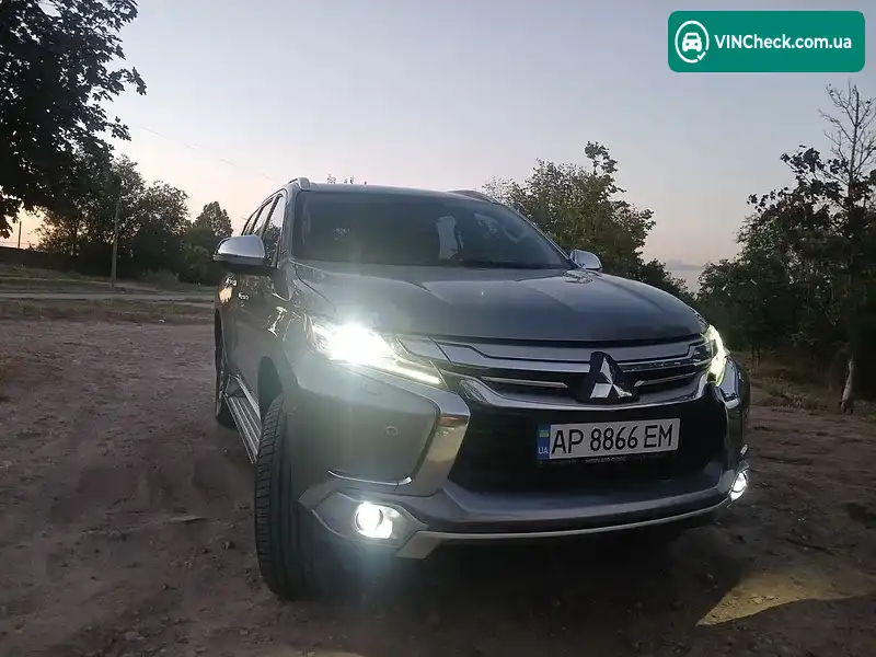 Mitsubishi Pajero Sport 2017, фото з оголошення 2 з 11, VIN MMCGUKS10HHZ04356