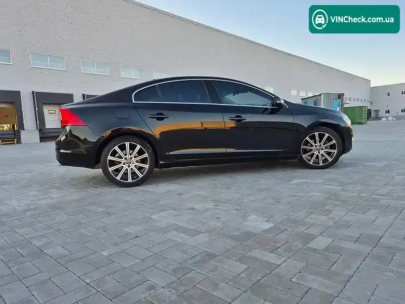 Volvo S60 2016, фото з оголошення 2 з 17, VIN LYV402HK9HB146561