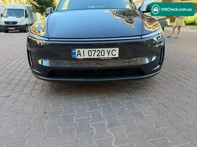 Tesla Model Y 2025, фото з оголошення 2 з 20, VIN 7SAYGDEEXTF362842