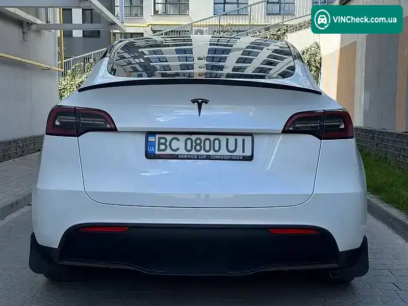 Tesla Model Y 2023, фото з оголошення 2 з 20, VIN 7SAYGDEE8PA099768