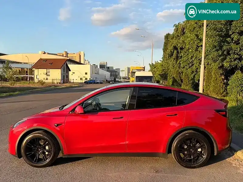 Tesla Model Y 2023, фото з оголошення 1 з 17, VIN 7SAYGDEE0PA187990