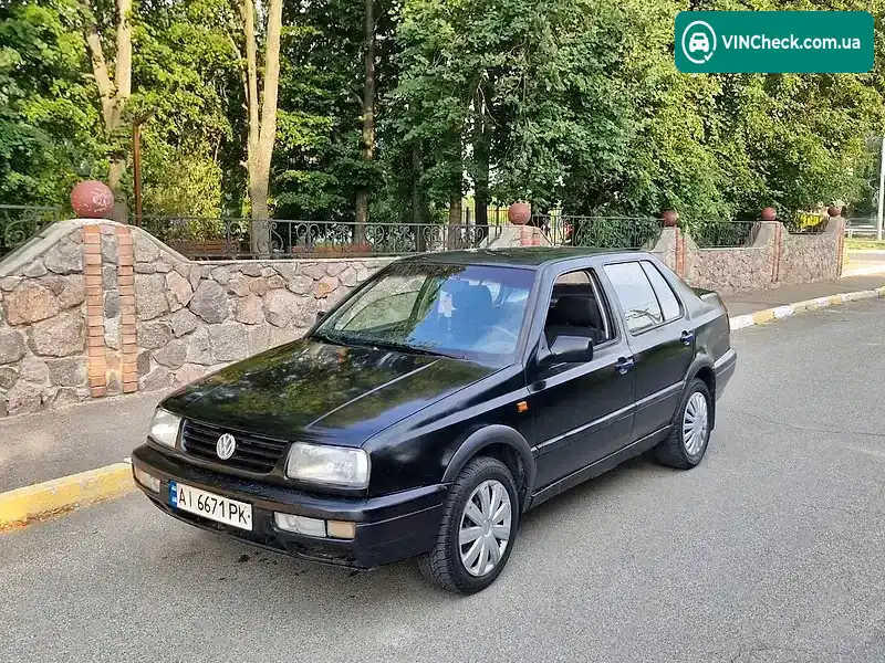 Volkswagen Vento 1994, фото з оголошення 1 з 11, VIN WVWZZZ1HZRW638523
