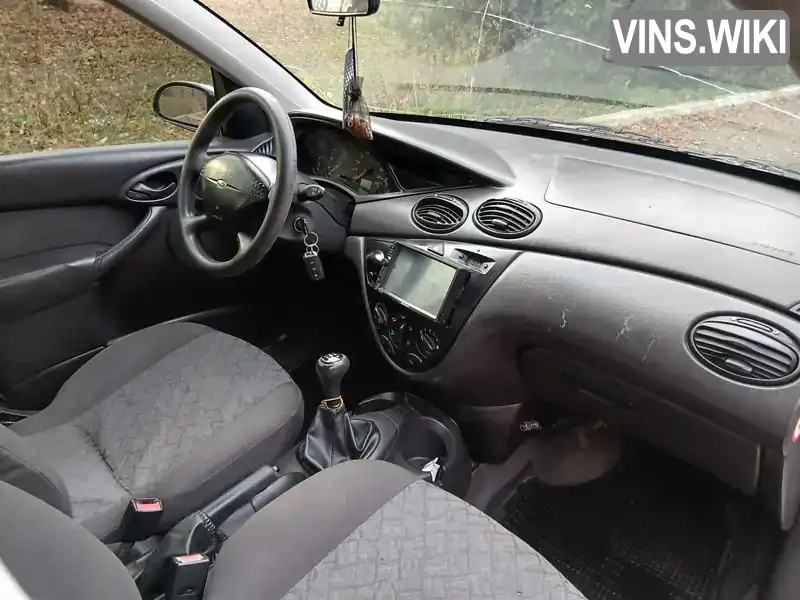 Ford Focus 2001, фото з оголошення 2 з 11, VIN WF0FXXWPDF1C30648