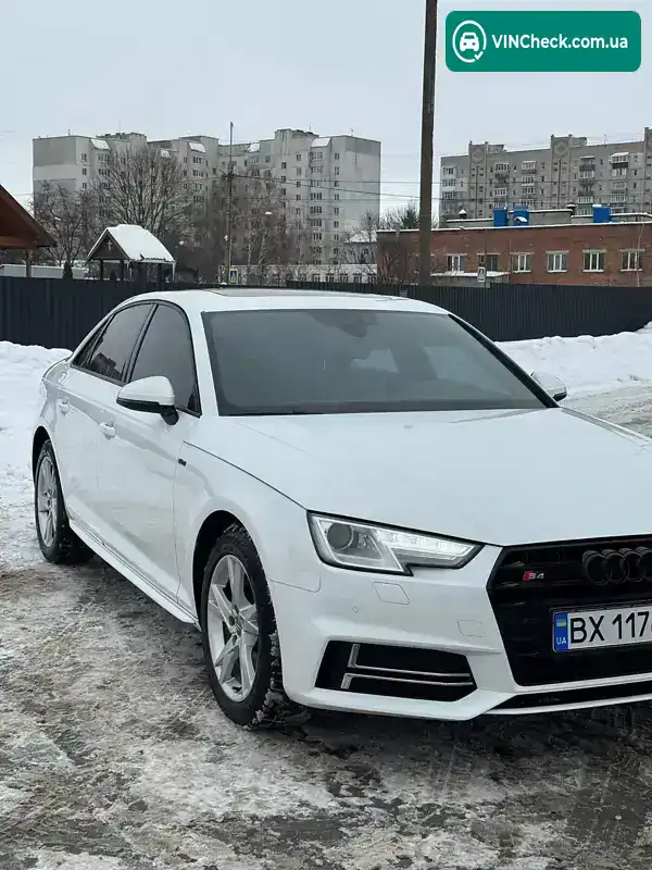 Audi A4 2018, фото з оголошення 2 з 14, VIN WAUKMAF41JA233830