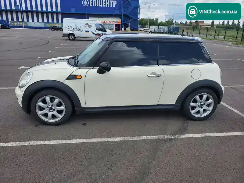 MINI Hatch 2007, фото з оголошення 1 з 16, VIN WMWMF31080TS69214