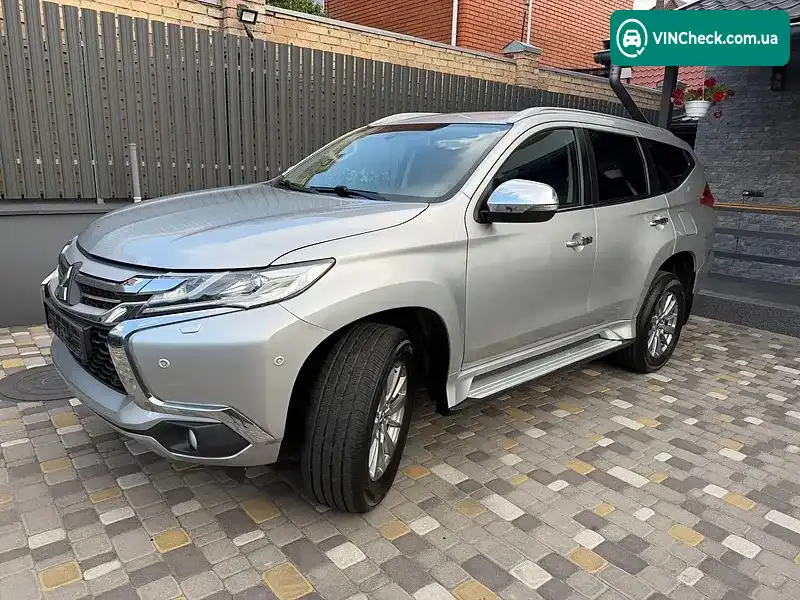Mitsubishi Pajero Sport 2018, фото з оголошення 1 з 20, VIN MMCGUKS10KHZ00227