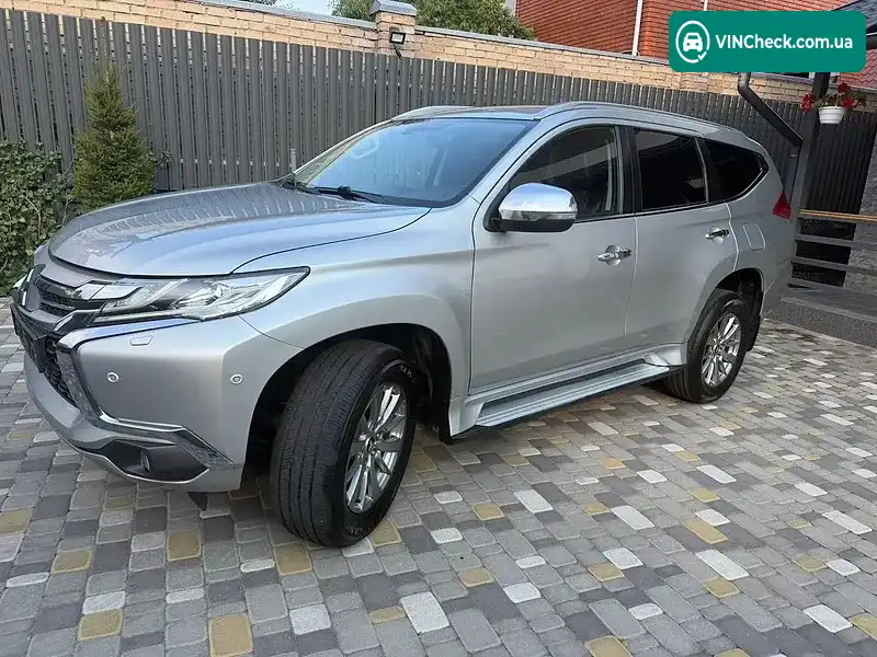Mitsubishi Pajero Sport 2018, фото з оголошення 2 з 20, VIN MMCGUKS10KHZ00227