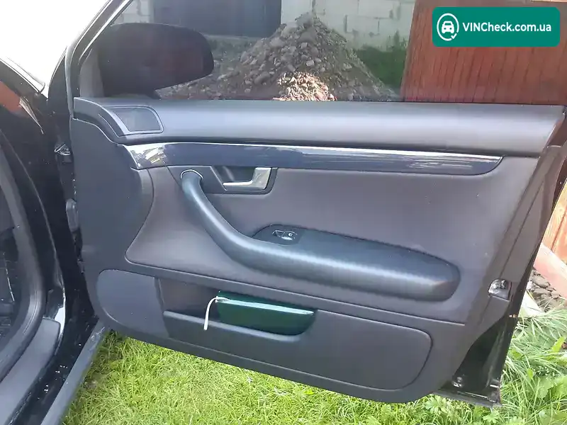 Audi A4 2003, фото з оголошення 2 з 19, VIN WAUZZZ8E94A040642