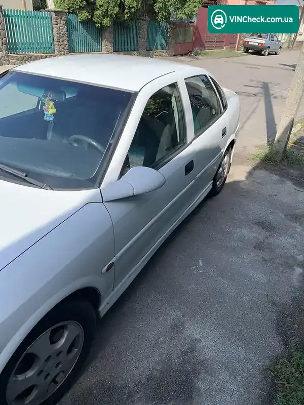 Opel Vectra 2001, фото з оголошення 2 з 8, VIN W0L0JBF1911218700