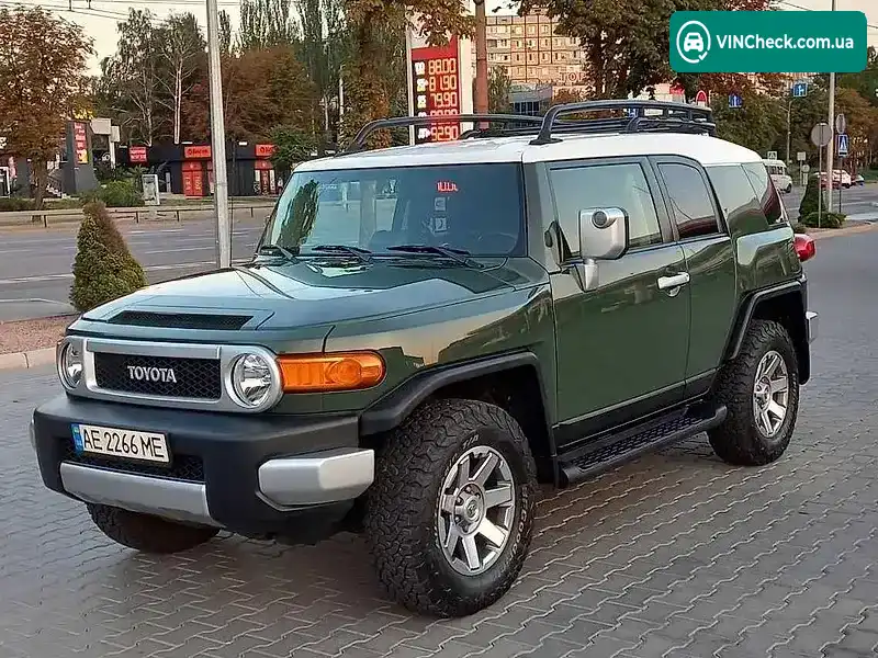 Toyota FJ Cruiser 2014, фото з оголошення 2 з 15, VIN JTEBU4BF9EK193066
