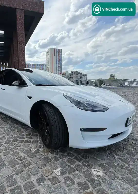 Tesla Model 3 2021, фото з оголошення 2 з 21, VIN 5YJ3E1EC3NF112646