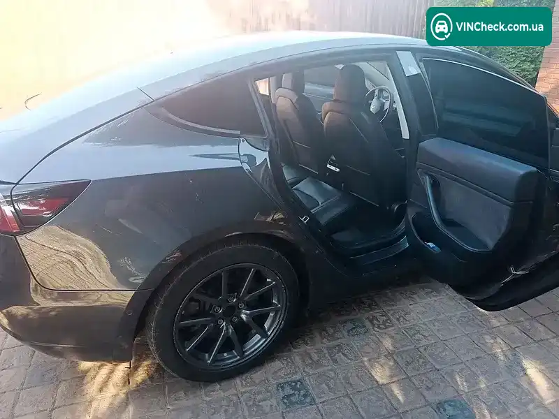 Tesla Model 3 2019, фото з оголошення 2 з 12, VIN 5YJ3E1EB8KF386962