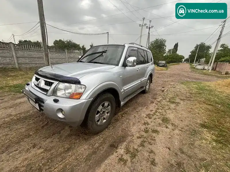 Mitsubishi Pajero 2005, фото з оголошення 2 з 8, VIN JMYLRV73W5J705905