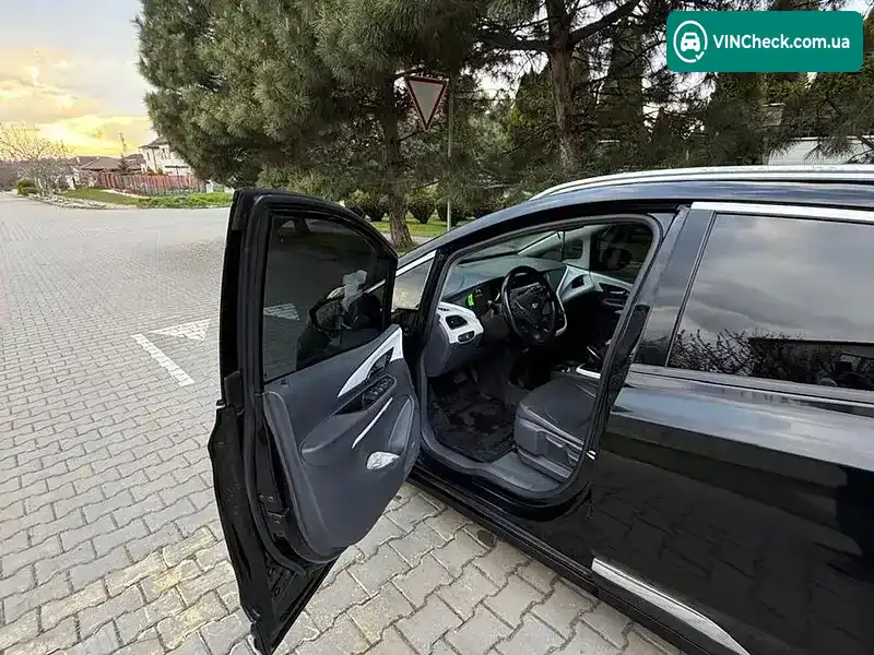 Chevrolet Bolt EV 2018, фото з оголошення 1 з 16, VIN 1G1FZ6S02K4104882