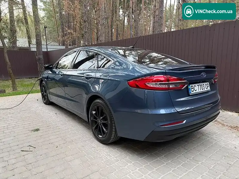 Ford Fusion 2019, фото з оголошення 2 з 5, VIN 3FA6P0SU8KR228083