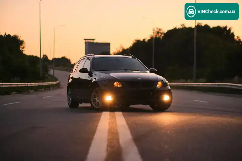 BMW 3 Series 2007, фото з оголошення 1 з 21, VIN WBAVR71050K022614