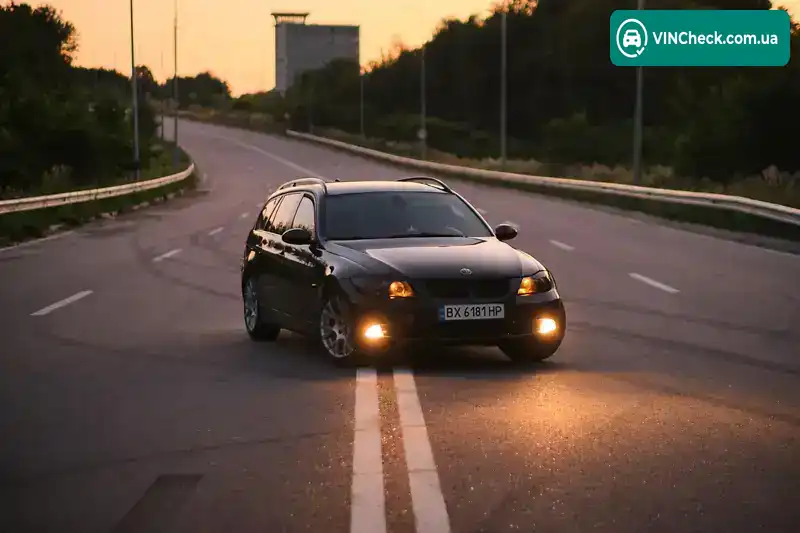 BMW 3 Series 2007, фото з оголошення 2 з 21, VIN WBAVR71050K022614