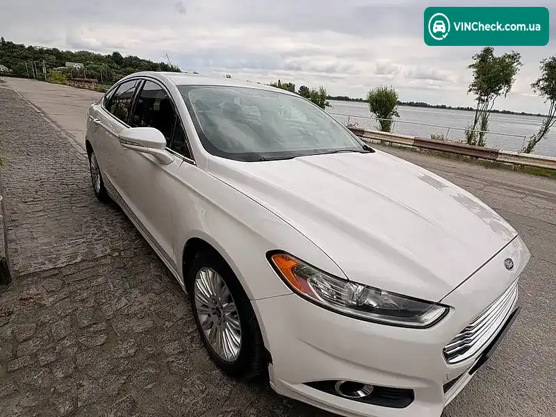 Ford Fusion 2012, фото з оголошення 2 з 20, VIN 3FA6P0LU6DR137671