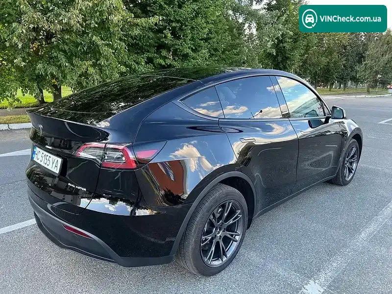 Tesla Model Y 2024, фото з оголошення 2 з 12, VIN 7SAYGDEE0RF178308