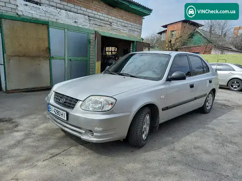 Hyundai Accent 2004, фото з оголошення 2 з 15, VIN KMHCG51GP5U254060
