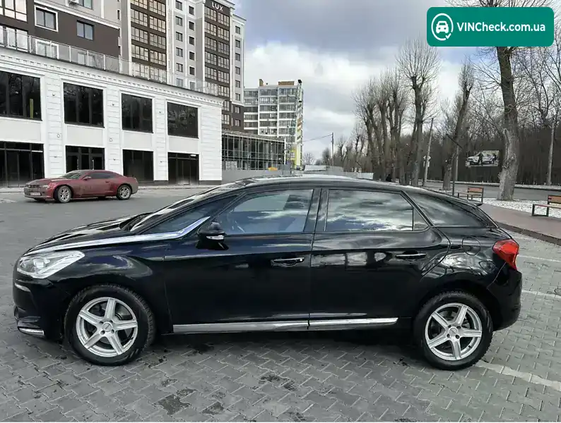 Citroen DS5 2013, фото з оголошення 2 з 10, VIN VF7KFRHC8DS513006