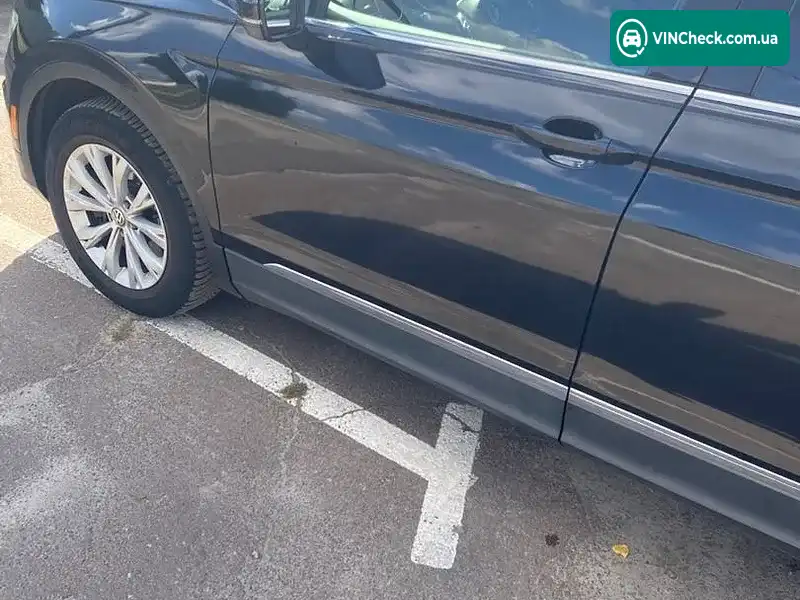 Volkswagen Tiguan 2018, фото з оголошення 1 з 20, VIN 3VV2B7AXXJM112814