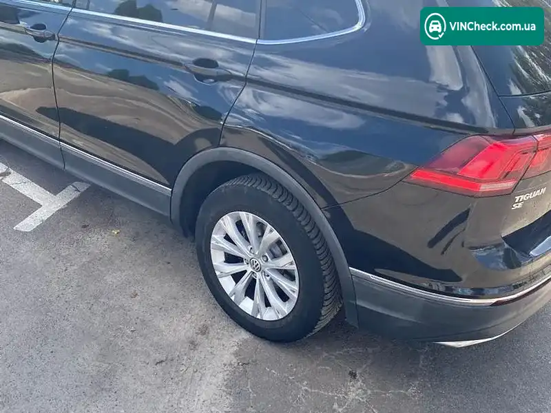 Volkswagen Tiguan 2018, фото з оголошення 2 з 20, VIN 3VV2B7AXXJM112814
