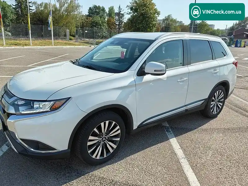 Mitsubishi Outlander 2020, фото з оголошення 1 з 20, VIN JA4AD3A30LZ034081