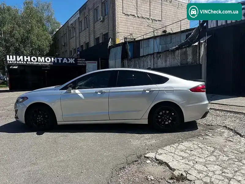 Ford Fusion 2018, фото з оголошення 2 з 17, VIN 3FA6P0MU0KR137385