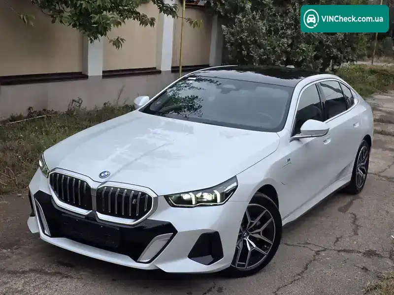 BMW i5 2024, фото з оголошення 2 з 21, VIN LBV51FM01RSD83402
